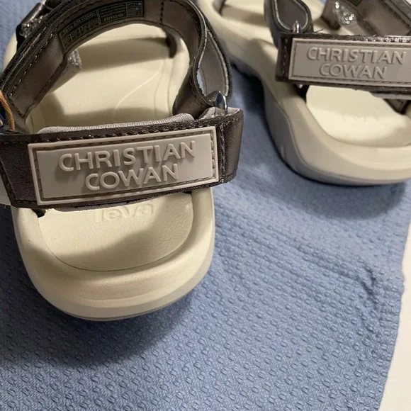 COPY - Teva-Sandals - Picture 3 of 10